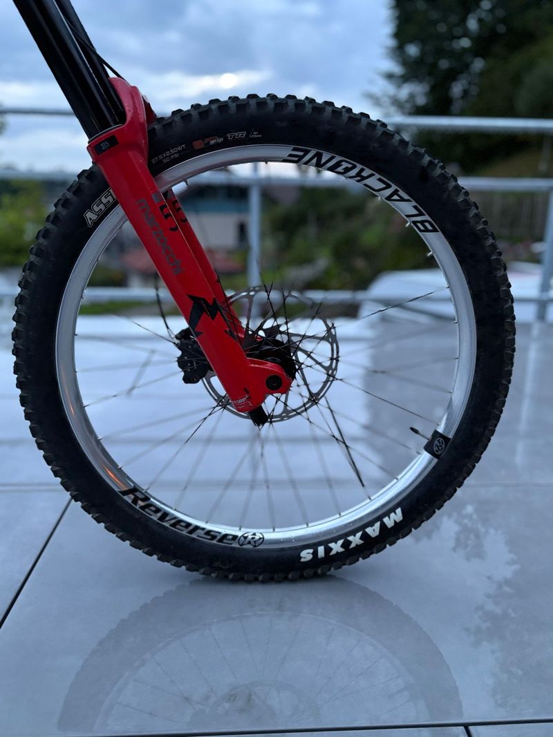 Gebrauchtes YT Industries Tues CORE 1 2025 2025 Mountainbike, Weiß, 27.5 — Bild 3 von 7