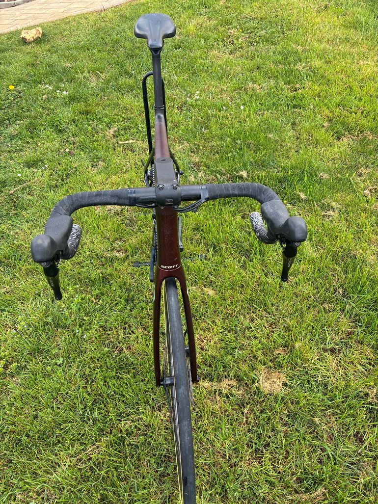 Used Scott Addict 30 2022 2022 Road & Gravel — image 2 of 4