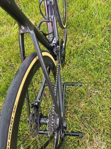 Used Scott Addict 30 2022 2022 Road & Gravel, Red — image 4 of 4