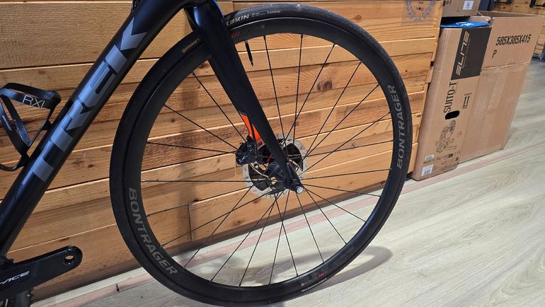 Used Trek Émonda SLR 7 Disc 2020 2020 Road & Gravel — image 9 of 12