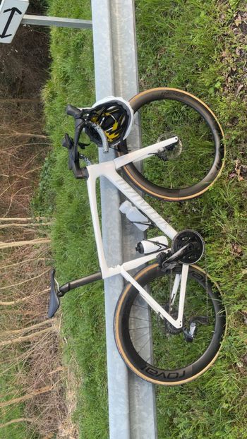 Used Specialiced Specialiced Custom SRAM Force eTap AXS 2021 Road & Gravel, Blanco — image 2 of 6
