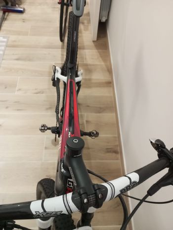 Used Giant Tcx Shimano Deore 2020 Mountainbike, Red — image 6 of 8