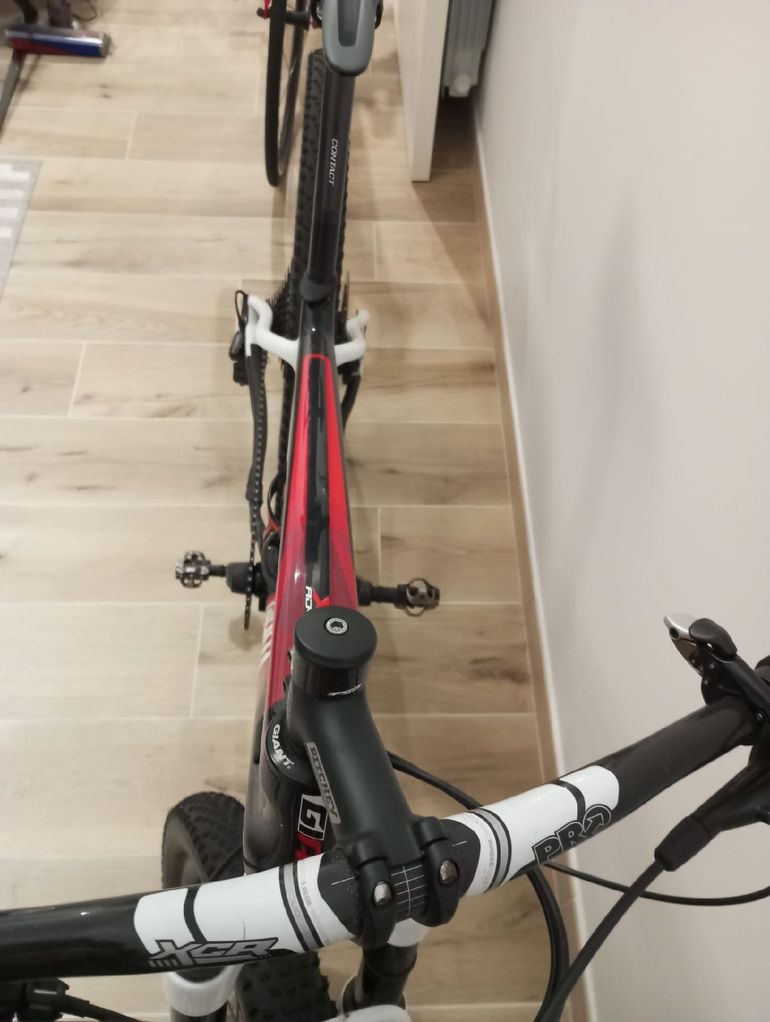 Used Giant Tcx Shimano Deore 2020 Mountainbike, Red — image 6 of 8