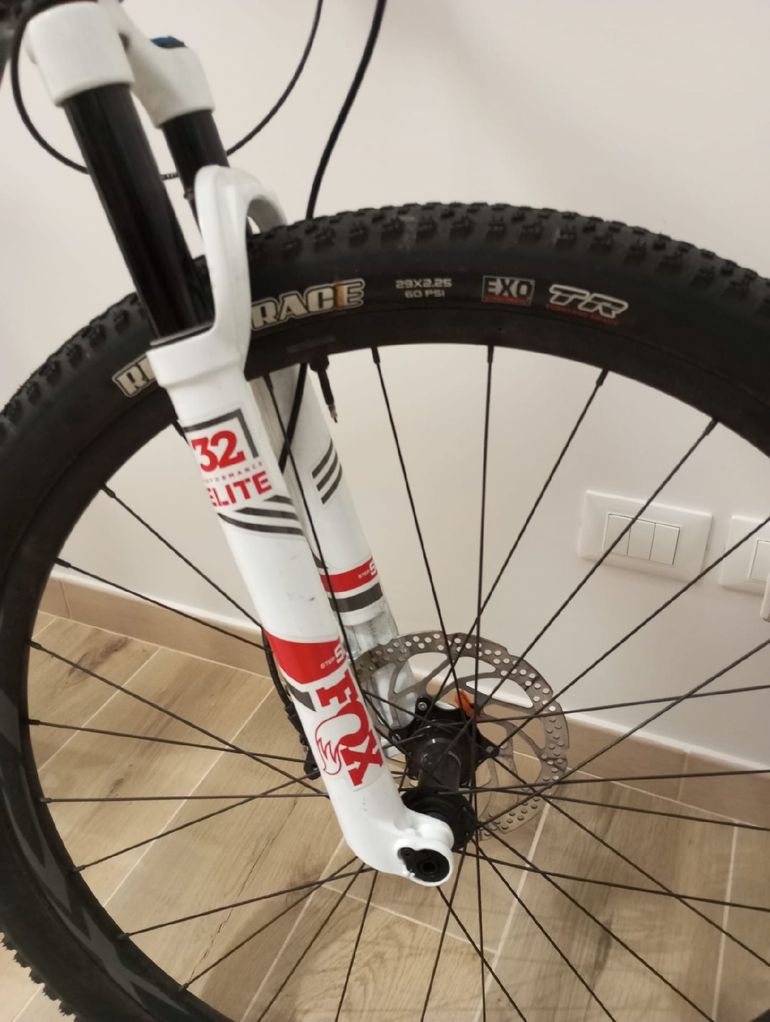 Used Giant Tcx Shimano Deore 2020 Mountainbike, Red — image 4 of 8