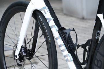 Brugt Factor Ostro Shimano Ultegra Di2 2024 Road & Gravel — billede 21 af 28