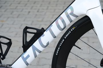 Brugt Factor Ostro Shimano Ultegra Di2 2024 Road & Gravel — billede 27 af 28