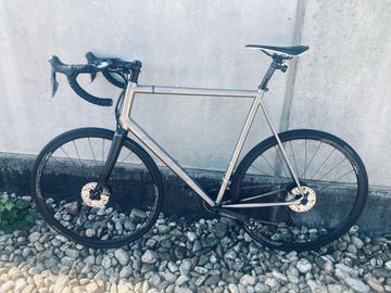 Used Van Nicholas Skeiron Shimano Ultegra Di2 2018 Road & Gravel, Black — image 2 of 11