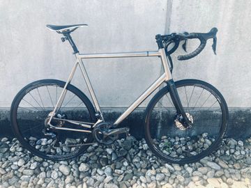 Used Van Nicholas Skeiron Shimano Ultegra Di2 2018 Road & Gravel, Black — image 1 of 11