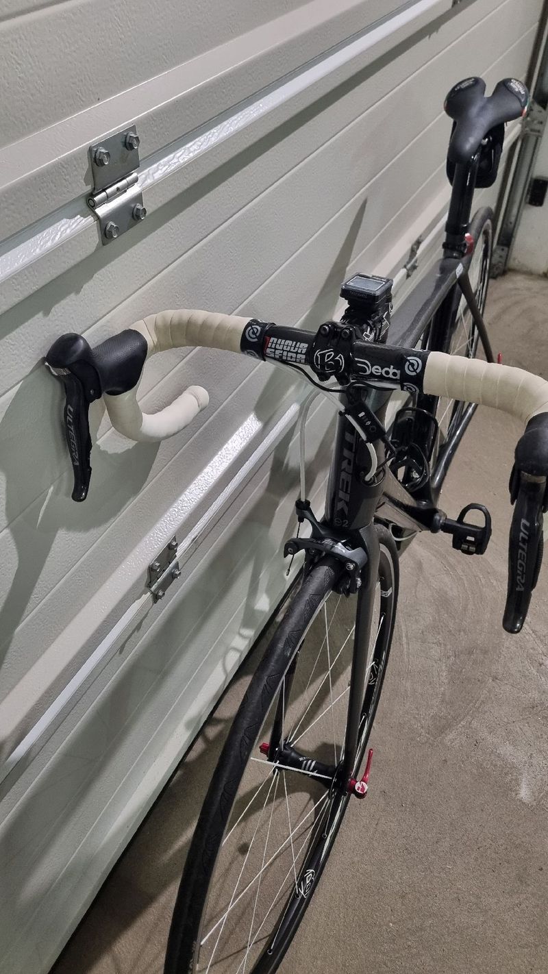 Used Trek Madone 6.5 H2 Compact 2014 2014 Road & Gravel, Black — image 12 of 15
