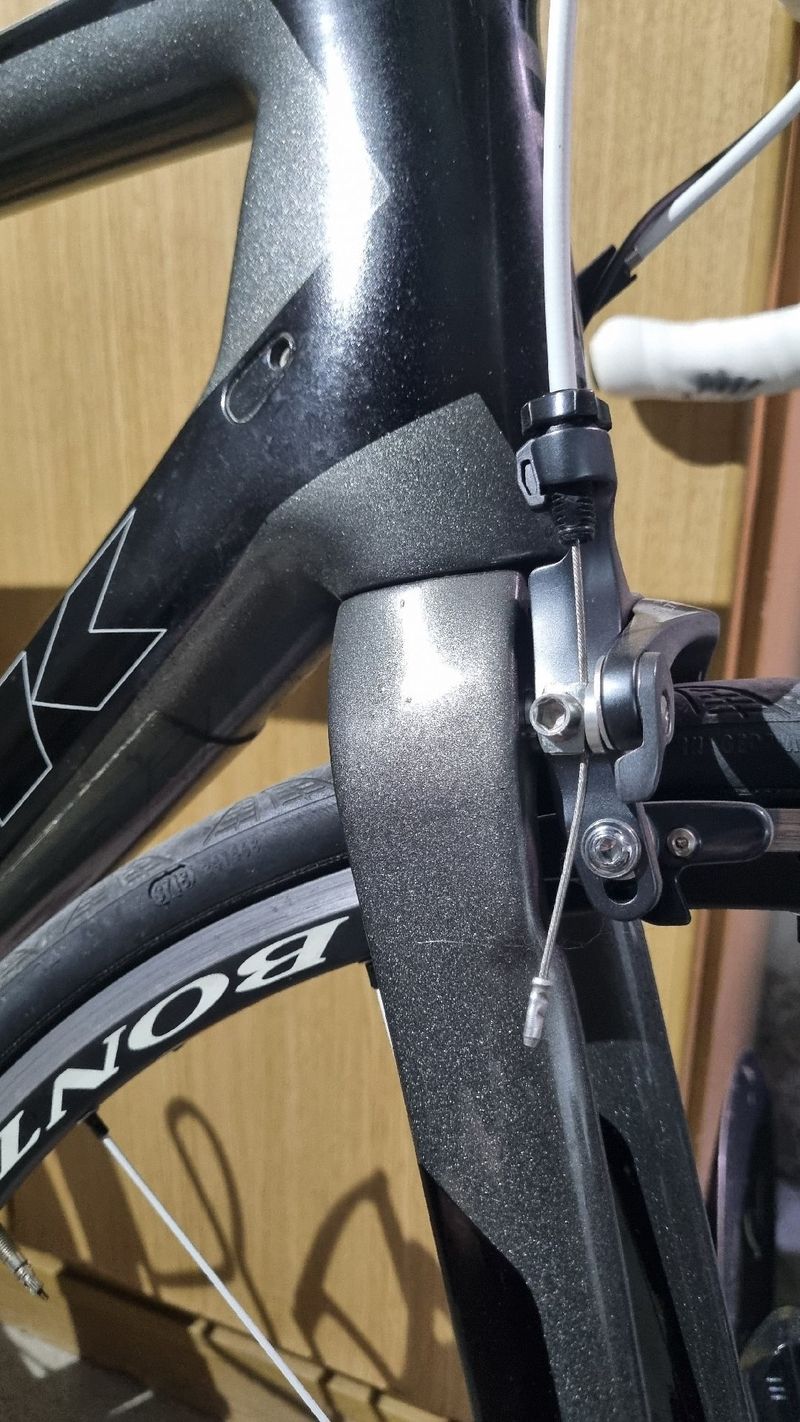 Used Trek Madone 6.5 H2 Compact 2014 2014 Road & Gravel, Black — image 8 of 15