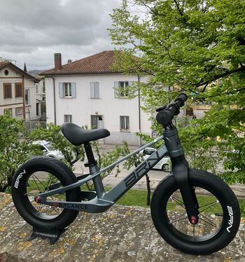 Used brn Brn Custom 2026 Bambini e Junior