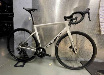 Used Specialized Tarmac Shimano Dura Ace Di2 2018 Road & Gravel, White — image 1 of 3