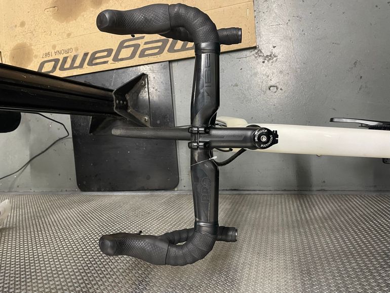 Used Specialized Tarmac Shimano Dura Ace Di2 2018 Road & Gravel, White — image 3 of 3