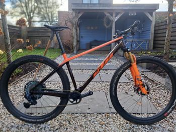 KTM, MYROON EXONIC 2025