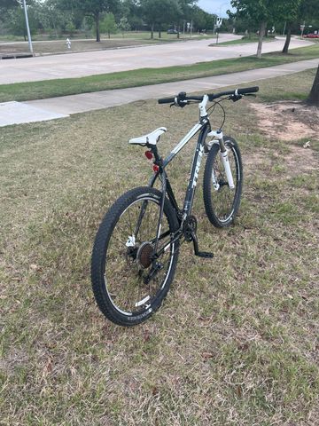 Used Trek X-Caliber 8 2014 2014 Mountainbike, Black, 29 — image 2 of 5
