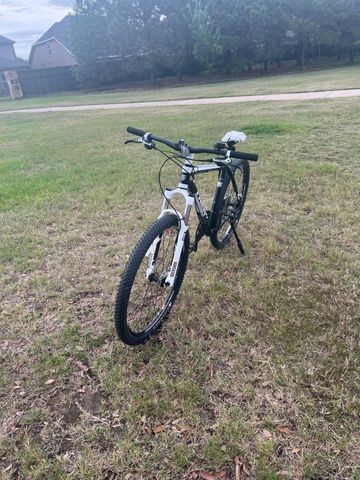 Used Trek X-Caliber 8 2014 2014 Mountainbike, Black, 29 — image 5 of 5