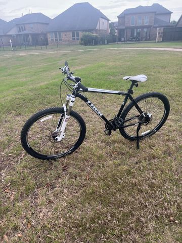 Used Trek X-Caliber 8 2014 2014 Mountainbike, Black, 29 — image 4 of 5