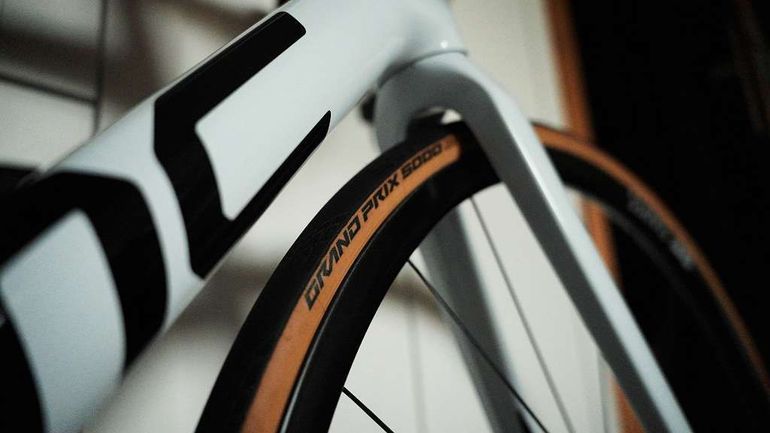 Used BMC Teammachine SRAM Red eTap 2023 Road & Gravel, White — image 6 of 16