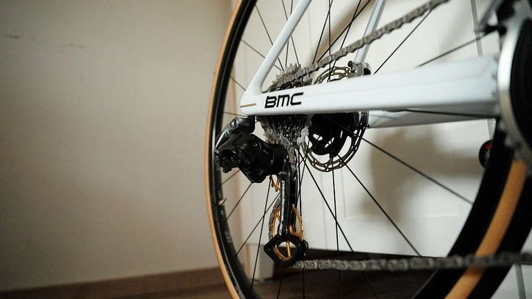 Used BMC Teammachine SRAM Red eTap 2023 Road & Gravel, White — image 5 of 16