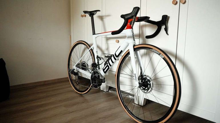 Used BMC Teammachine SRAM Red eTap 2023 Road & Gravel, White — image 8 of 16