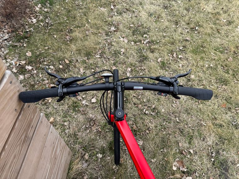 Used Trek FX 2 Disc Gen 3 2023 2023 Urban, Red — image 3 of 10