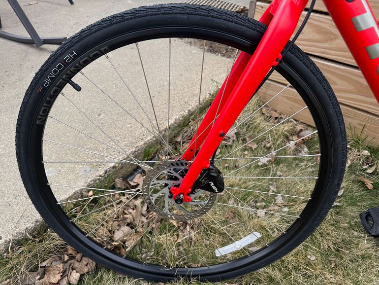 Used Trek FX 2 Disc Gen 3 2023 2023 Urban, Red — image 8 of 10