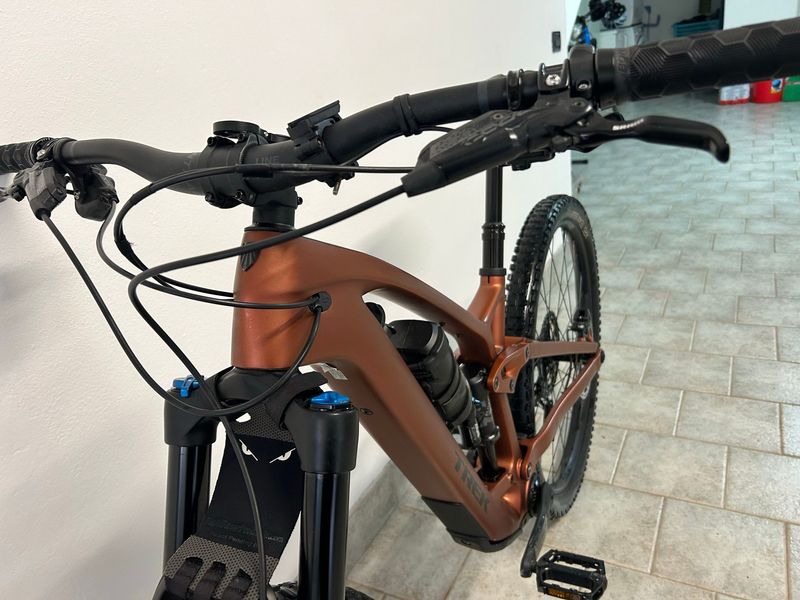 Używany Trek Fuel EXe 9.7 2023 2023 Mountainbike — zdjęcie 4 z 12