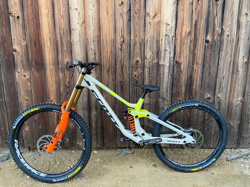 Tweedehands Scott Gambler Shimano Saint 2024 MTB