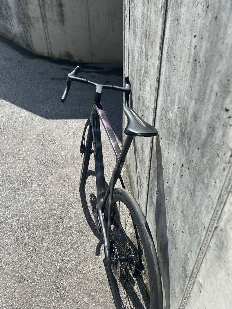 Used Scott Addict 10 2025 2025 Road & Gravel, Black — image 4 of 4