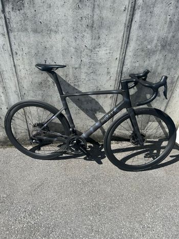 Scott, Addict 10 2025