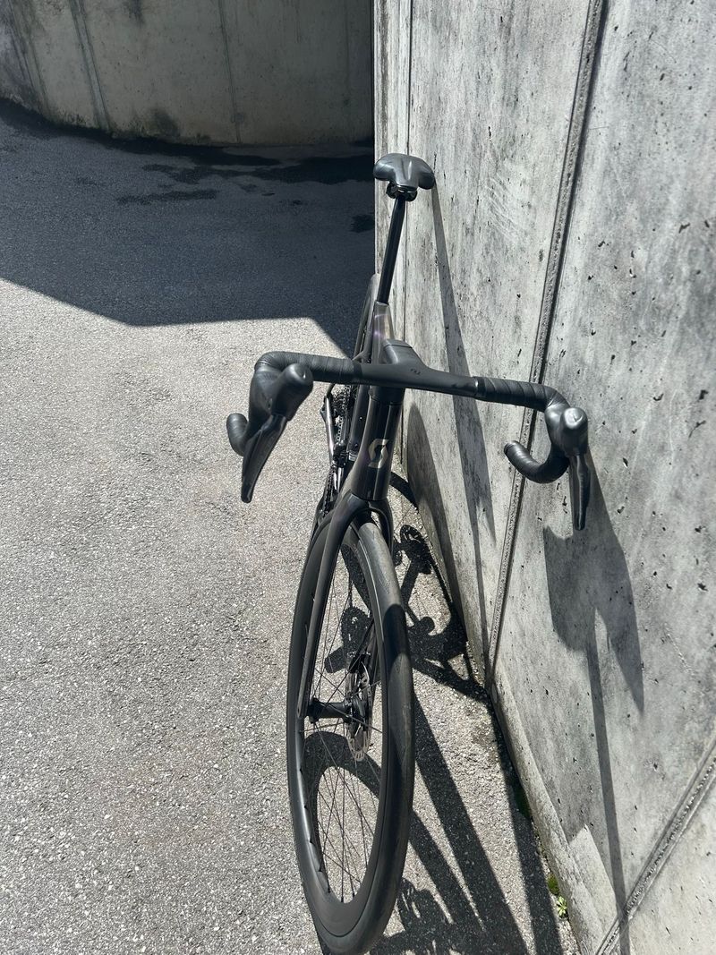 Used Scott Addict 10 2025 2025 Road & Gravel, Black — image 3 of 4