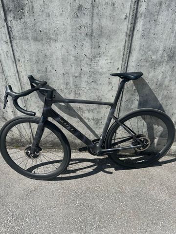 Used Scott Addict 10 2025 2025 Road & Gravel, Black — image 2 of 4