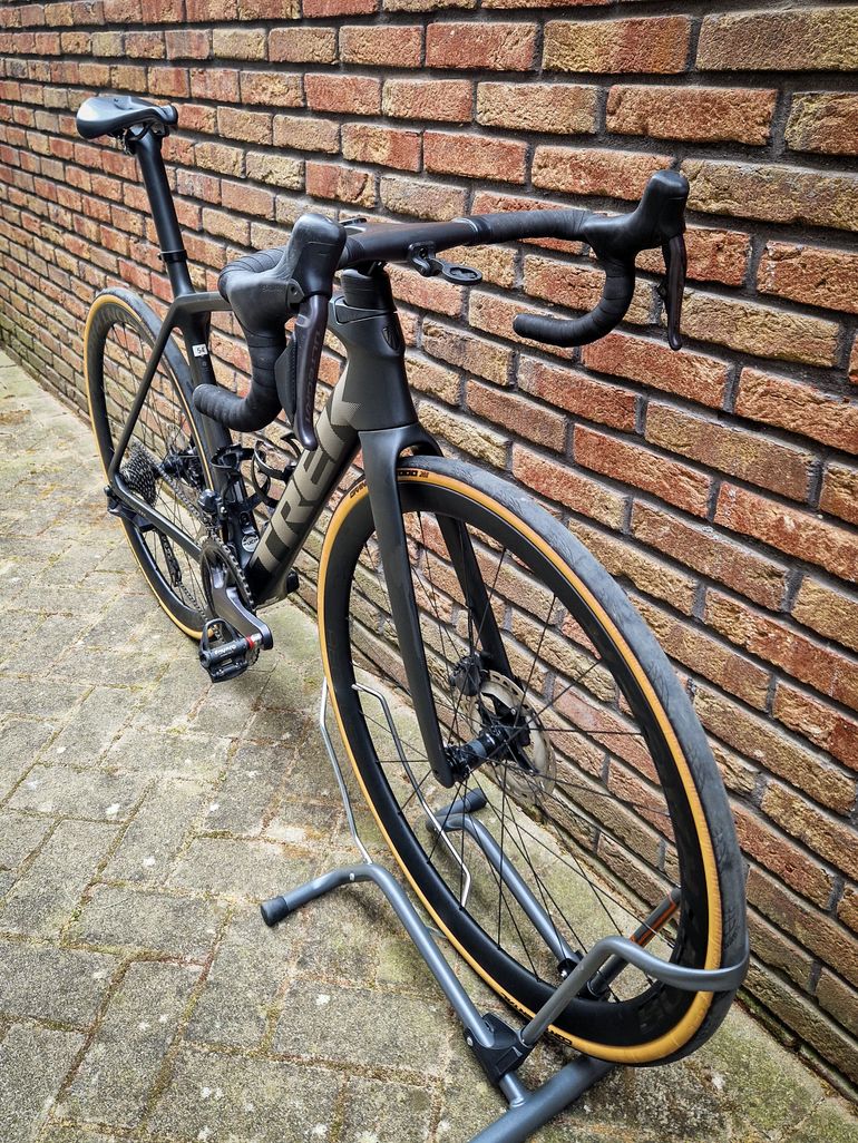 Used Trek Émonda SLR 7 2022 2022 Road & Gravel — image 2 of 19