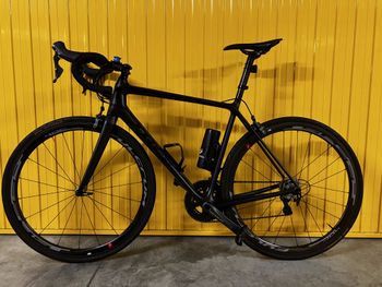 Used Trek Émonda SL 6 2017 2017 Road & Gravel, Black — image 1 of 8