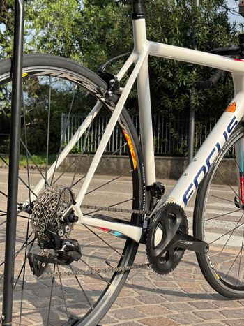 Used Focus IZALCO RACE 105 2018 2018 Road & Gravel, Red — image 5 of 7
