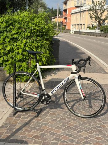 Used Focus IZALCO RACE 105 2018 2018 Road & Gravel, Red — image 1 of 7
