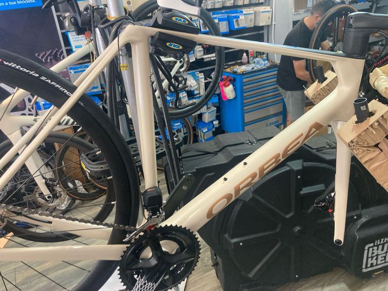 Used Orbea ORCA M30i 2025 2025 Road & Gravel, White — image 5 of 5