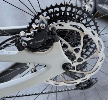 Used Ibis Ripley V4S Carbon Drywall Large 2023 Mountainbike, Light Gray — image 15 of 26