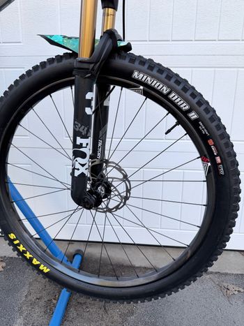Used Ibis Ripley V4S Carbon Drywall Large 2023 Mountainbike, Light Gray — image 5 of 26