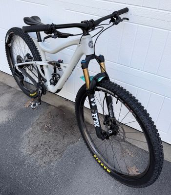 Used Ibis Ripley V4S Carbon Drywall Large 2023 Mountainbike, Light Gray — image 2 of 26