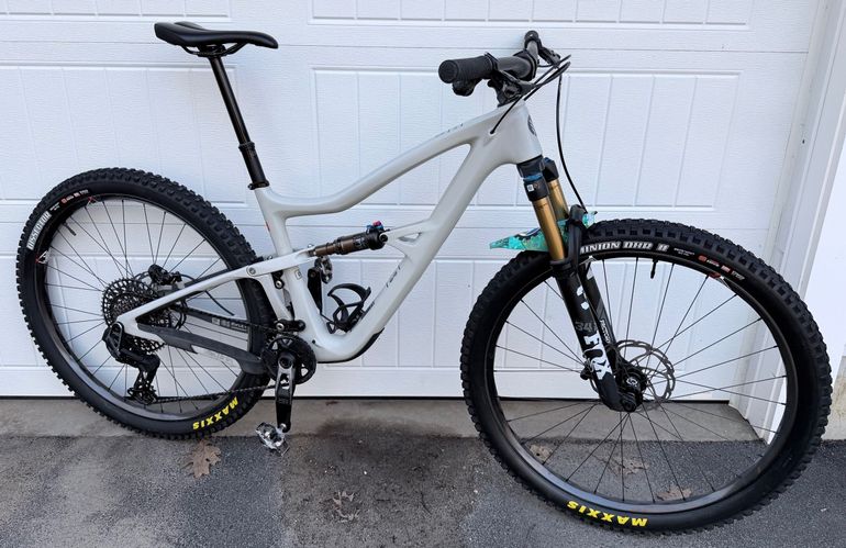 Used Ibis Ripley V4S Carbon Drywall Large 2023 Mountainbike, Light Gray — image 3 of 26