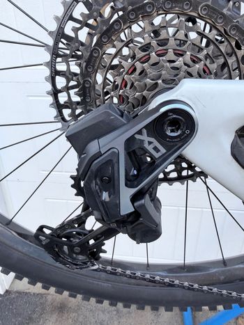 Used Ibis Ripley V4S Carbon Drywall Large 2023 Mountainbike, Light Gray — image 8 of 26
