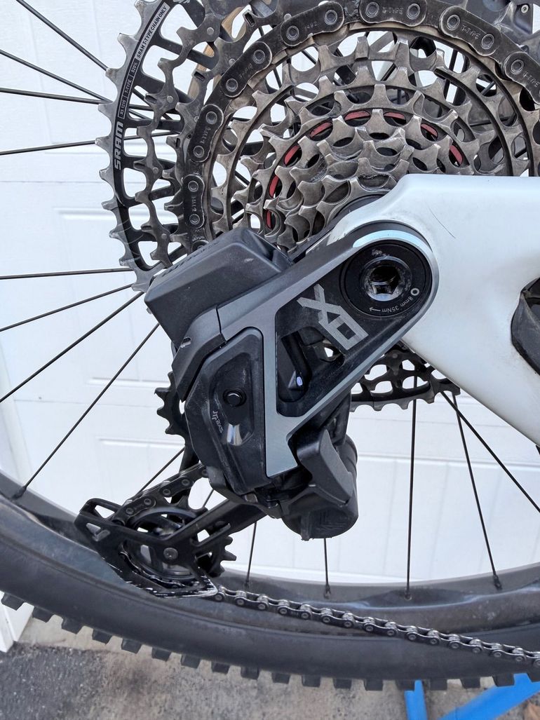 Used Ibis Ripley V4S Carbon Drywall Large 2023 Mountainbike, Light Gray — image 8 of 26