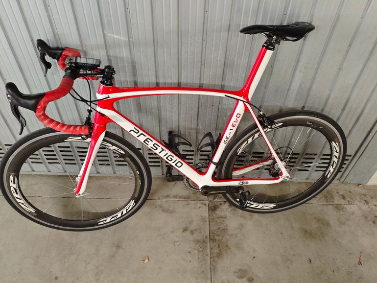 Used Prestigio Prestigio Custom Campagnolo Chorus 2009 Road & Gravel, Rosso — image 1 of 3
