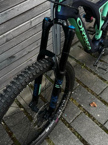 Used Orbea RALLON M-TEAM 2018 2018 Mountainbike — image 2 of 18