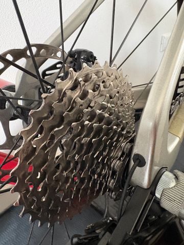 Used Merida REACTO 6000 Di2 2024 2024 Road & Gravel, Light Gray — image 6 of 7
