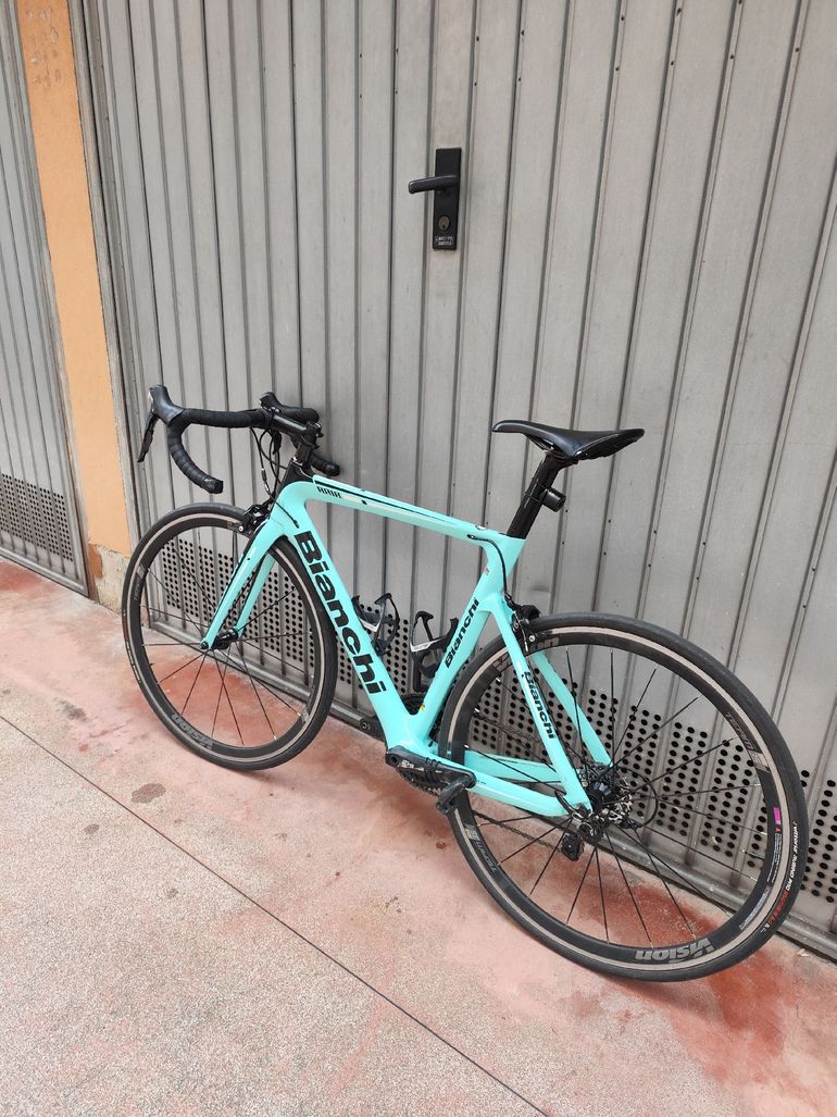 Used bianchi aria 2018 rim Bianchi aria 2018 rim Custom Shimano Ultegra 2018 Road & Gravel, Blue — image 2 of 9