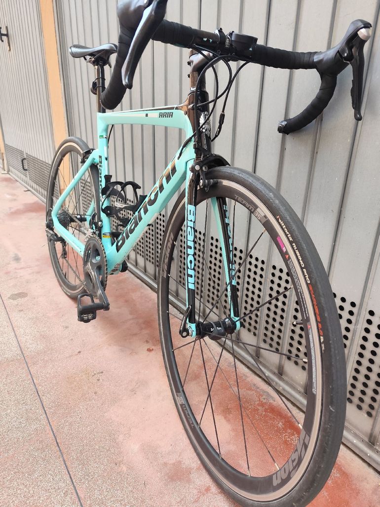 Used bianchi aria 2018 rim Bianchi aria 2018 rim Custom Shimano Ultegra 2018 Road & Gravel, Blue — image 8 of 9