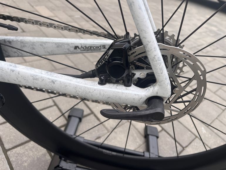 Used Giant TCR Advanced SL Frameset 2025 2025 Road & Gravel, White — image 8 of 15