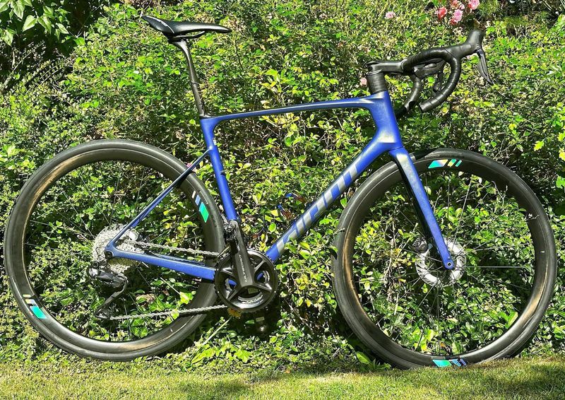 Used Giant Defy Shimano Ultegra Di2 2025 Road & Gravel